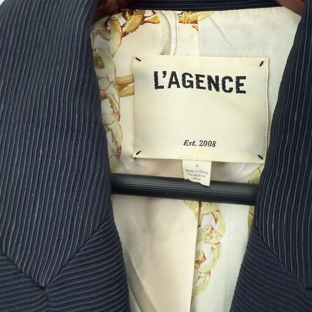 L'AGENCE Jennah Navy Blazer with Gold Button - size 4 - Picture 2 of 7